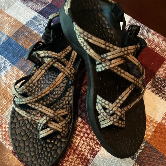 Hello - Picture 1 of 3